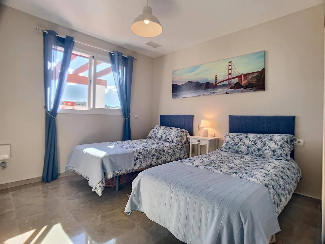 2253-Amazing Penthouse, Huge Terrace, Golf View Lägenhet Alcaidesa 0*,  Spanien